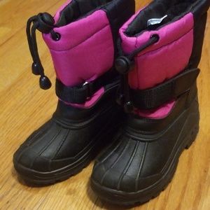 Little girl size 8 adjustable snow boots